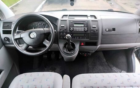 Volkswagen Caravelle T5, 2007 год, 1 580 000 рублей, 17 фотография