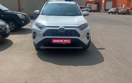 Toyota RAV4, 2020 год, 2 750 000 рублей, 1 фотография