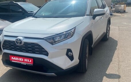 Toyota RAV4, 2020 год, 2 750 000 рублей, 3 фотография