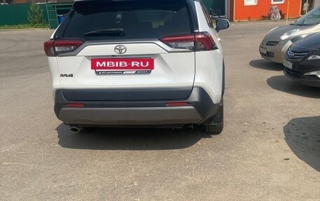 Toyota RAV4, 2020 год, 2 750 000 рублей, 2 фотография