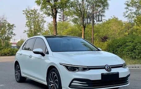 Volkswagen Golf VIII, 2022 год, 2 100 000 рублей, 3 фотография