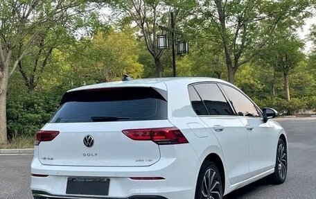 Volkswagen Golf VIII, 2022 год, 2 100 000 рублей, 4 фотография
