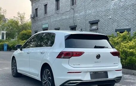 Volkswagen Golf VIII, 2022 год, 2 100 000 рублей, 6 фотография