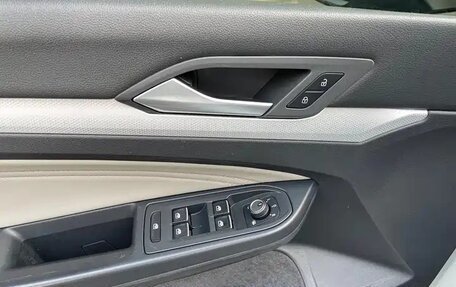 Volkswagen Golf VIII, 2022 год, 2 100 000 рублей, 13 фотография