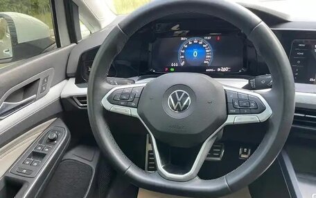 Volkswagen Golf VIII, 2022 год, 2 100 000 рублей, 8 фотография
