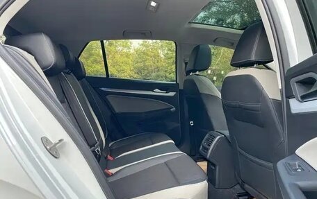 Volkswagen Golf VIII, 2022 год, 2 100 000 рублей, 17 фотография