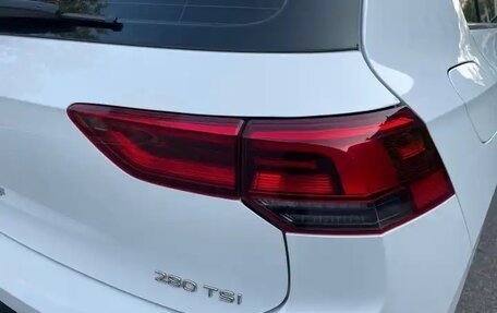 Volkswagen Golf VIII, 2022 год, 2 100 000 рублей, 16 фотография