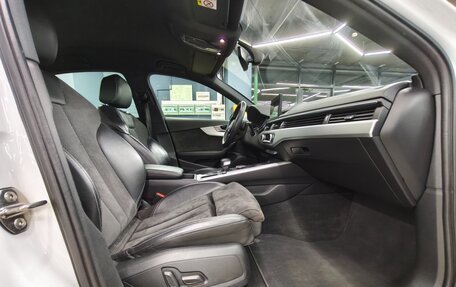 Audi A4, 2016 год, 2 300 000 рублей, 24 фотография