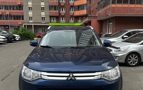 Mitsubishi Outlander III рестайлинг 3, 2014 год, 1 550 000 рублей, 1 фотография