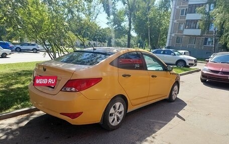 Hyundai Solaris II рестайлинг, 2015 год, 950 000 рублей, 9 фотография