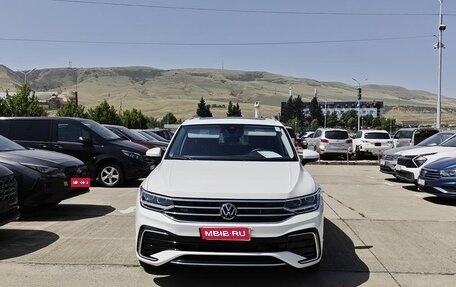 Volkswagen Tiguan II, 2022 год, 2 599 000 рублей, 1 фотография