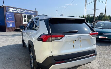 Toyota RAV4, 2023 год, 3 965 000 рублей, 8 фотография