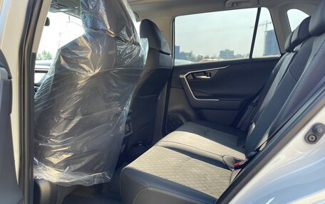 Toyota RAV4, 2023 год, 3 965 000 рублей, 10 фотография