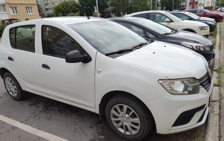 Renault Sandero II рестайлинг, 2019 год, 980 000 рублей, 3 фотография