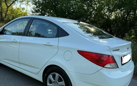 Hyundai Solaris II рестайлинг, 2012 год, 720 000 рублей, 3 фотография