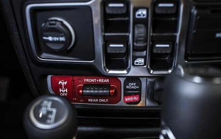 Jeep Wrangler, 2024 год, 16 199 999 рублей, 38 фотография