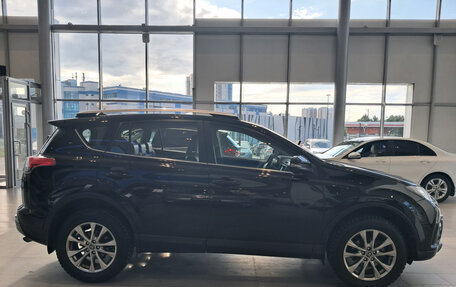 Toyota RAV4, 2017 год, 2 390 000 рублей, 4 фотография