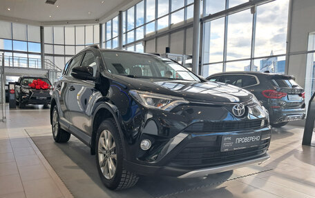 Toyota RAV4, 2017 год, 2 390 000 рублей, 3 фотография