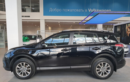 Toyota RAV4, 2017 год, 2 390 000 рублей, 8 фотография