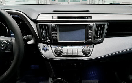 Toyota RAV4, 2017 год, 2 390 000 рублей, 15 фотография