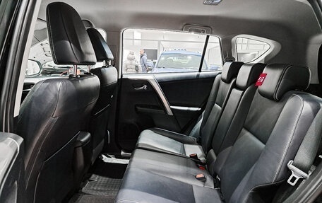 Toyota RAV4, 2017 год, 2 390 000 рублей, 12 фотография
