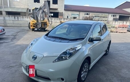 Nissan Leaf I, 2012 год, 380 000 рублей, 2 фотография
