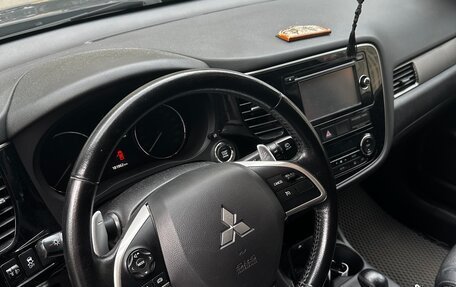 Mitsubishi Outlander III рестайлинг 3, 2014 год, 1 550 000 рублей, 5 фотография