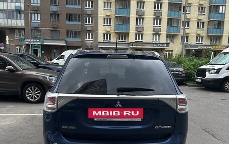Mitsubishi Outlander III рестайлинг 3, 2014 год, 1 550 000 рублей, 3 фотография