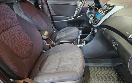 Hyundai Solaris II рестайлинг, 2011 год, 598 000 рублей, 12 фотография