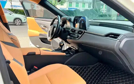 Lexus ES, 2022 год, 2 880 045 рублей, 4 фотография