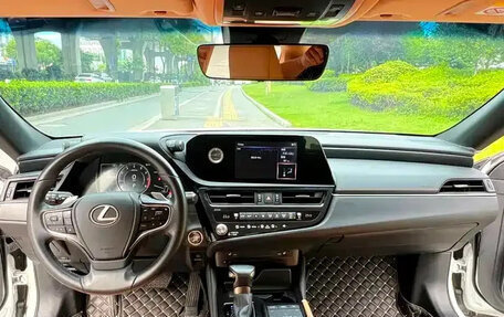 Lexus ES, 2022 год, 2 880 045 рублей, 2 фотография