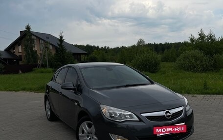 Opel Astra J, 2011 год, 680 000 рублей, 2 фотография