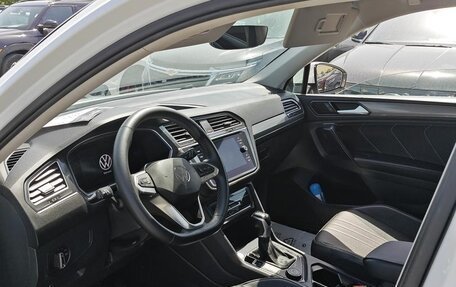 Volkswagen Tiguan II, 2022 год, 2 599 000 рублей, 7 фотография