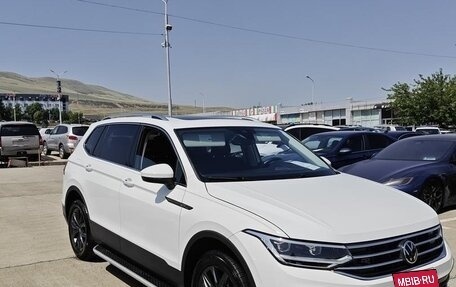Volkswagen Tiguan II, 2022 год, 2 599 000 рублей, 3 фотография