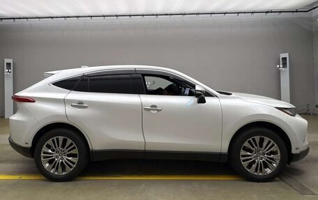 Toyota Harrier, 2022 год, 3 170 099 рублей, 6 фотография