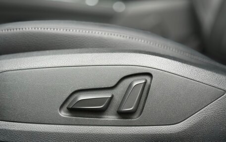 Audi A4, 2018 год, 2 490 000 рублей, 13 фотография