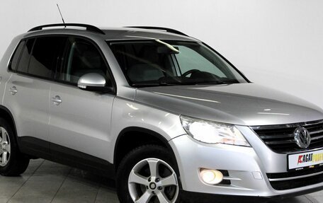 Volkswagen Tiguan I, 2010 год, 949 000 рублей, 3 фотография