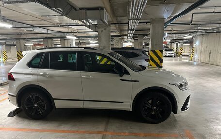 Volkswagen Tiguan II, 2021 год, 4 600 000 рублей, 2 фотография