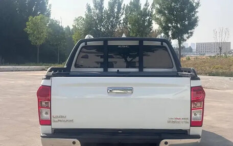 Isuzu D-Max, 2021 год, 2 215 080 рублей, 5 фотография