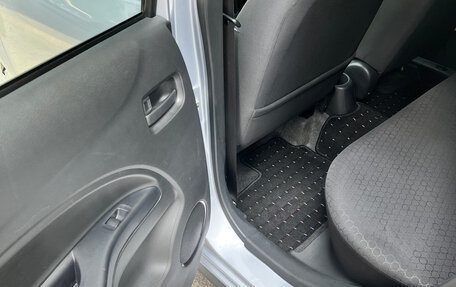 Mitsubishi Mirage VI рестайлинг, 2012 год, 750 000 рублей, 28 фотография