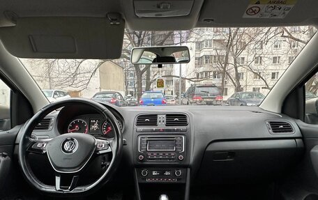 Volkswagen Polo VI (EU Market), 2015 год, 900 000 рублей, 11 фотография