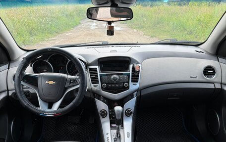 Chevrolet Cruze II, 2010 год, 630 000 рублей, 8 фотография