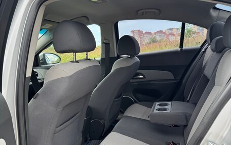 Chevrolet Cruze II, 2010 год, 630 000 рублей, 10 фотография