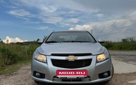Chevrolet Cruze II, 2010 год, 630 000 рублей, 3 фотография