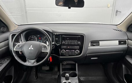 Mitsubishi Outlander III рестайлинг 3, 2013 год, 1 190 000 рублей, 8 фотография
