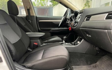 Mitsubishi Outlander III рестайлинг 3, 2013 год, 1 190 000 рублей, 10 фотография