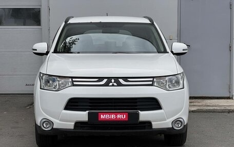 Mitsubishi Outlander III рестайлинг 3, 2013 год, 1 190 000 рублей, 2 фотография