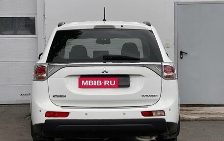 Mitsubishi Outlander III рестайлинг 3, 2013 год, 1 190 000 рублей, 5 фотография