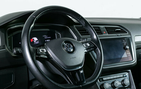 Volkswagen Tiguan II, 2019 год, 2 460 000 рублей, 16 фотография