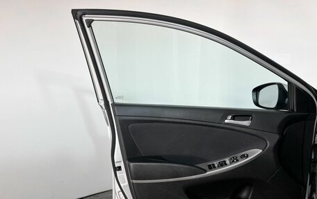 Hyundai Solaris II рестайлинг, 2015 год, 925 000 рублей, 11 фотография